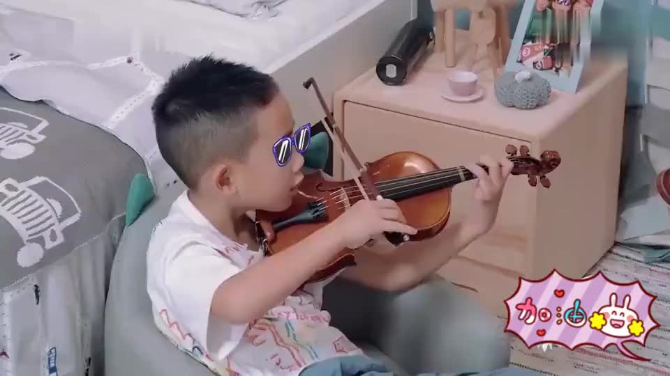 jasper小提琴没有声音,应采儿:不要看我,我没有学过
