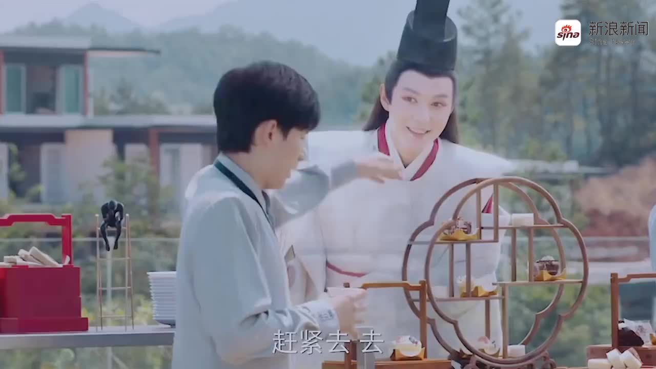 胡先洵 张超 时光 为了满足褚嬴的愿望两人骑了个假单车