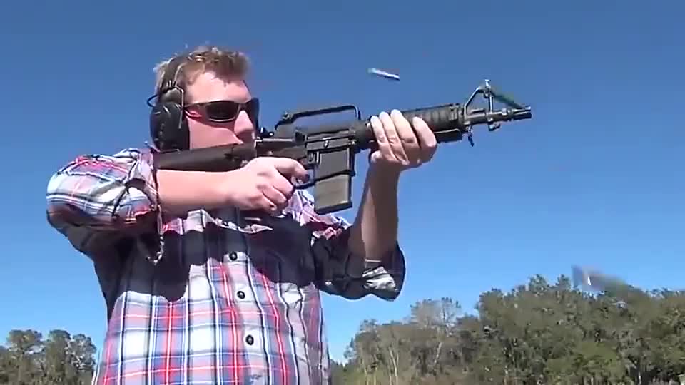 前苏联dtm坦克机枪,配备空包弹户外靶场射击评测!