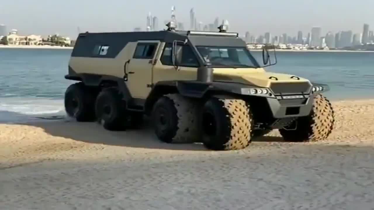 水陆两用越野车,威猛的车轮,什么奔驰6x6都要靠边