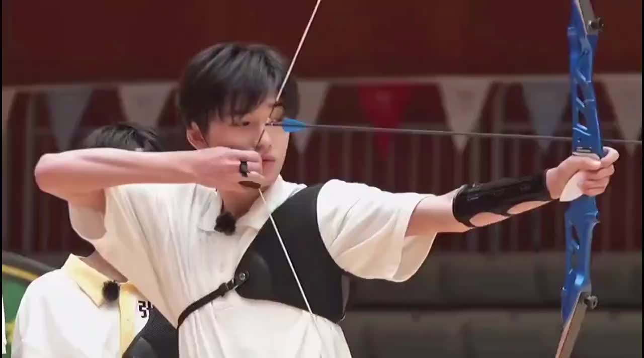 我就是被宋亚轩这个射箭场面圈粉的