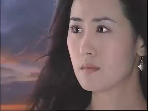 魔幻手机:猪八戒带何蓝在云彩上浪漫,现出猪耳朵把何蓝吓病