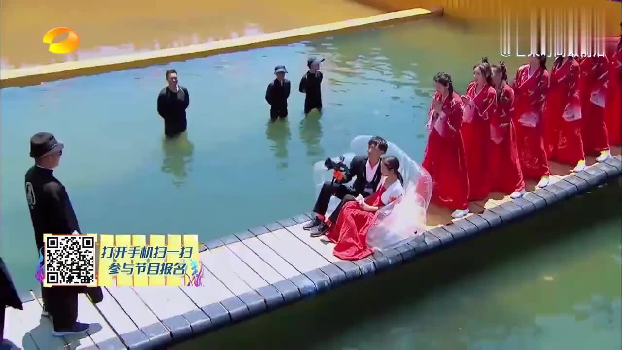 开讲啦:恐龙竟是鸡的祖先?看到图的瞬间,观众直呼:太像了
