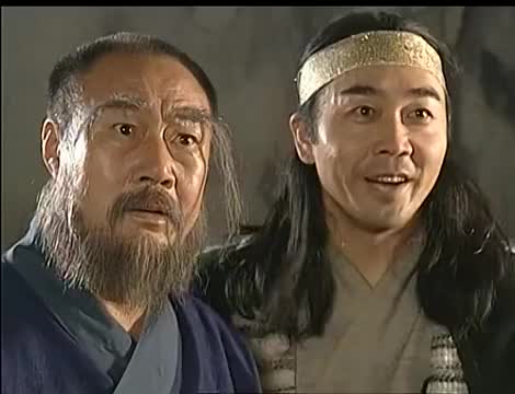 易天行接受不了名剑山庄败落, 发疯起来就像拆家