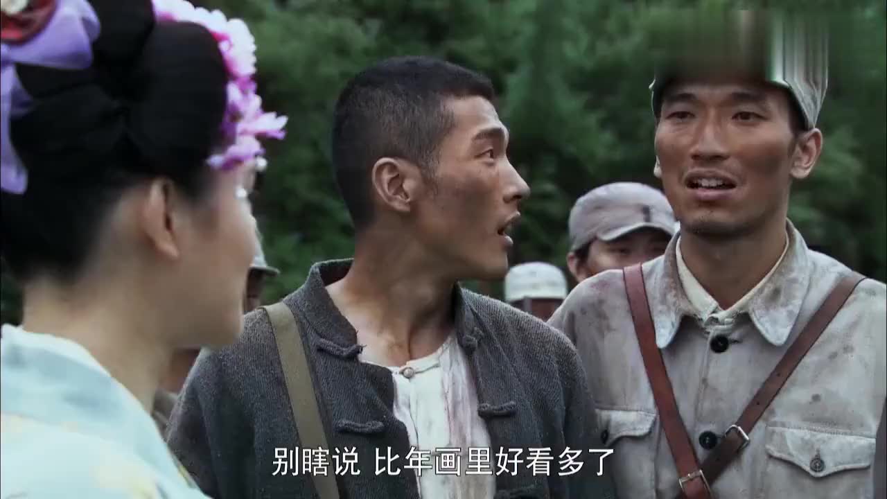 何晨光二牛三人喝酒被指导员发现,不料指导员的表情,好可爱呦