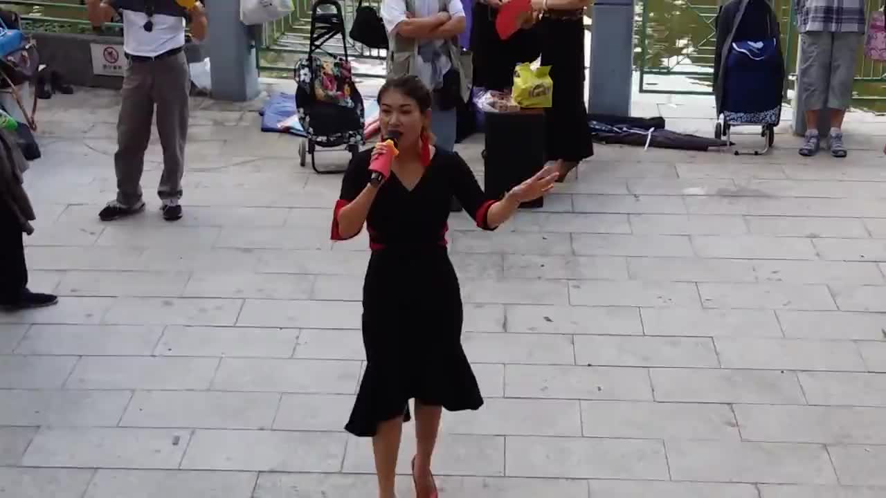 全国模仿秀冠军孙丹模仿韩红经典唱:《天路》"华仔"也来了!