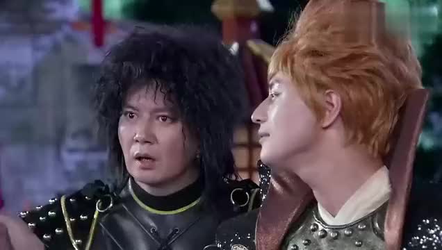 面对神医老人的诊治虚弱的家主悄悄做了一个动作神医老人秒懂