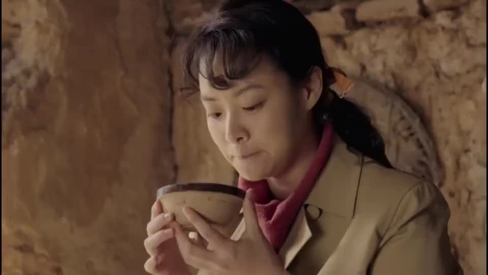 三妹对豆筋嗤之以鼻,江艾艾看不懂,三妹却让她别问