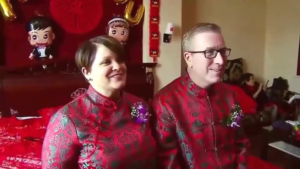 老外在中国:外国姑娘嫁中国小伙,娘家人都来给女儿送亲了