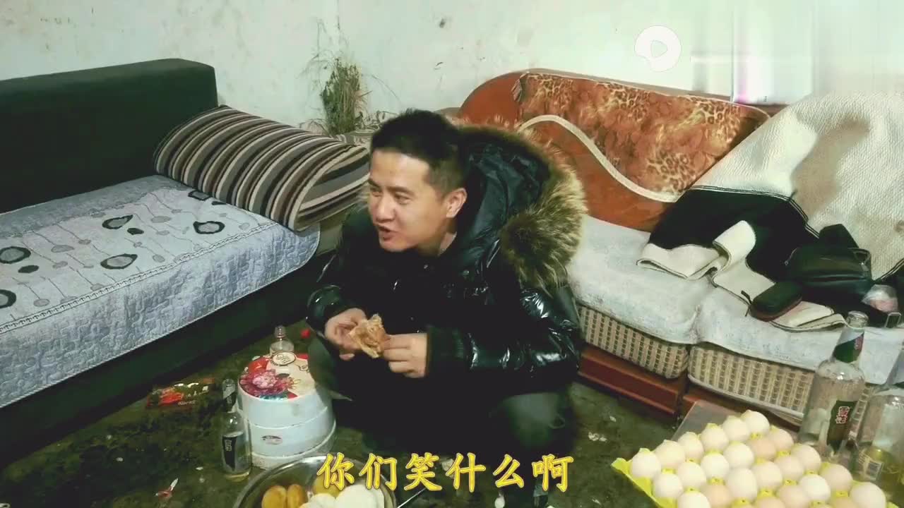 彝族姑娘坦白了承认不喜欢群众演员马老板两人只能做普通朋友