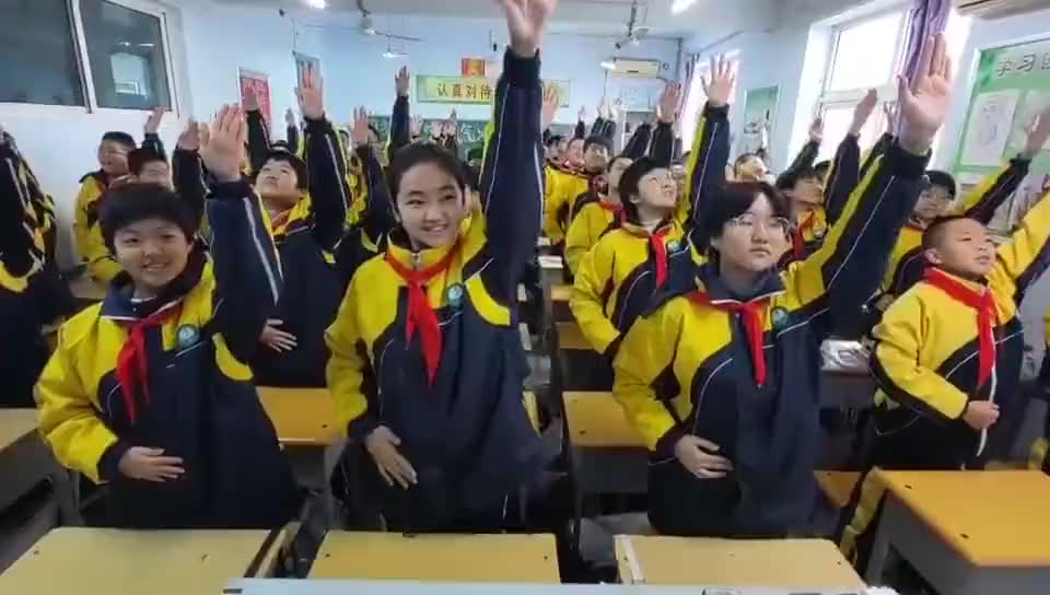 让英语课"嗨"起来!河北邢台一中学用拍桌舞激发学生学习热情