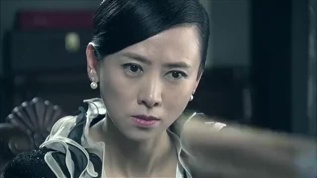 我是赵传奇:何诗慧阅读文件,准备销毁,笑话赵传奇没文化