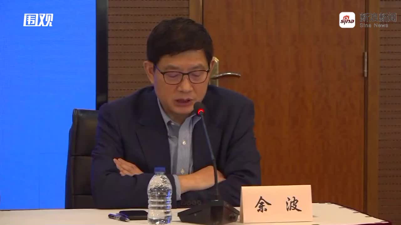 康复院里的意外(下):医院——两名患者抢麦克风起冲突