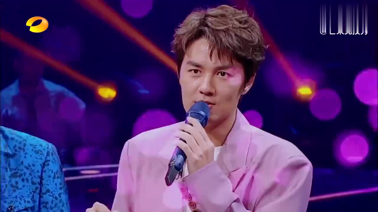 吴克群和粉丝合唱大舌头美女竟然唱苗语听懵吴克群