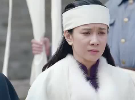 雪地娘子军:金老夫人将金小满和双喜叫到跟前,给两人派发了任务