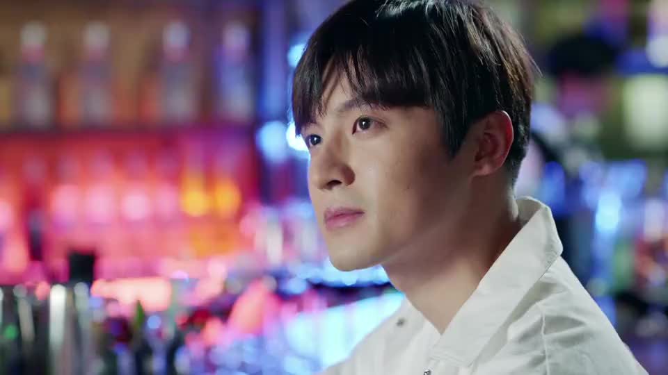 丁兰调戏男朋友这么多美女你想娶哪个?曾海明这个铁憨憨害羞了