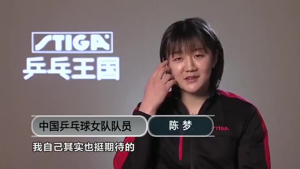 田慧男半夜跑到黄麒英家偷药,被黄麒英逮个正着,两人一番交手!