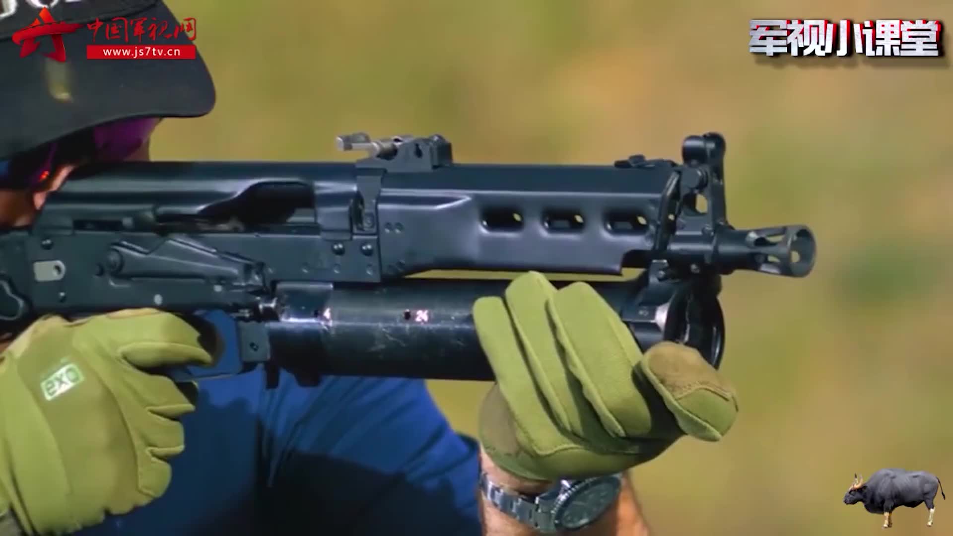 司登mkii冲锋枪,射速每分650发,威力与速度完美结合