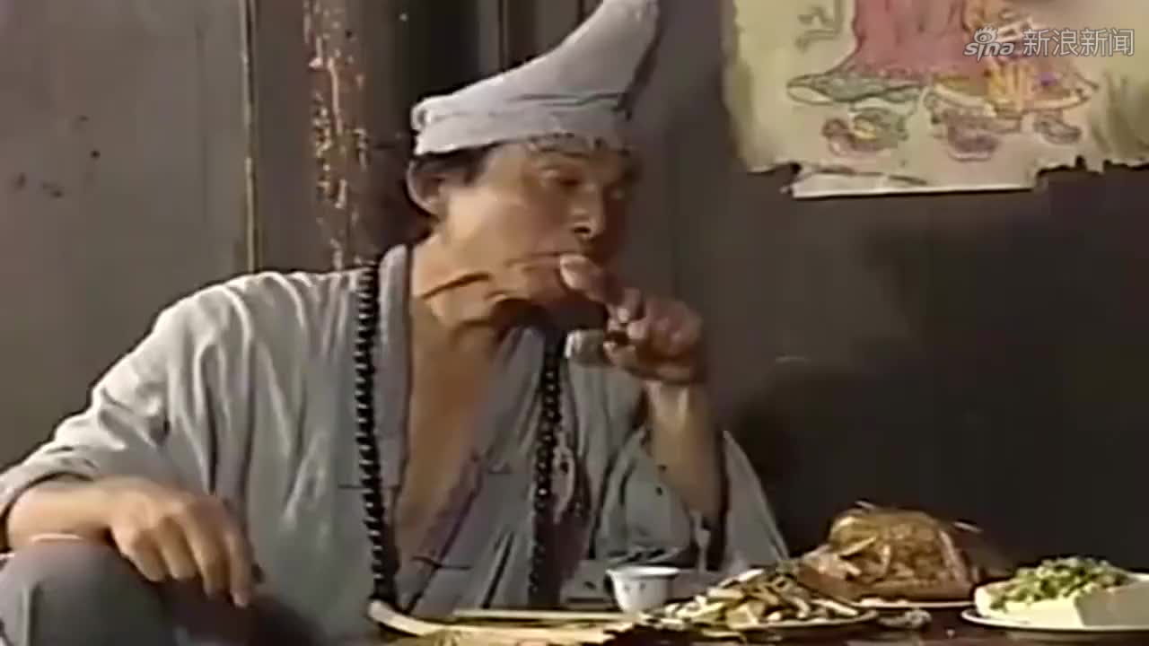 活佛济公男子救了两个妖怪不料被姐妹花喜欢上