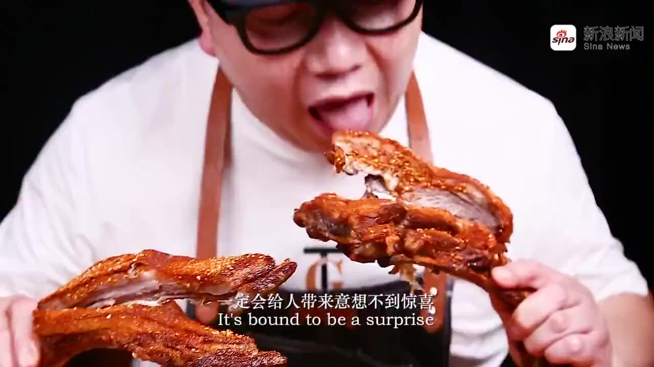 胖妹生意上赚不少,拿到钱就请大洋吃羊排,还是老婆对自己好