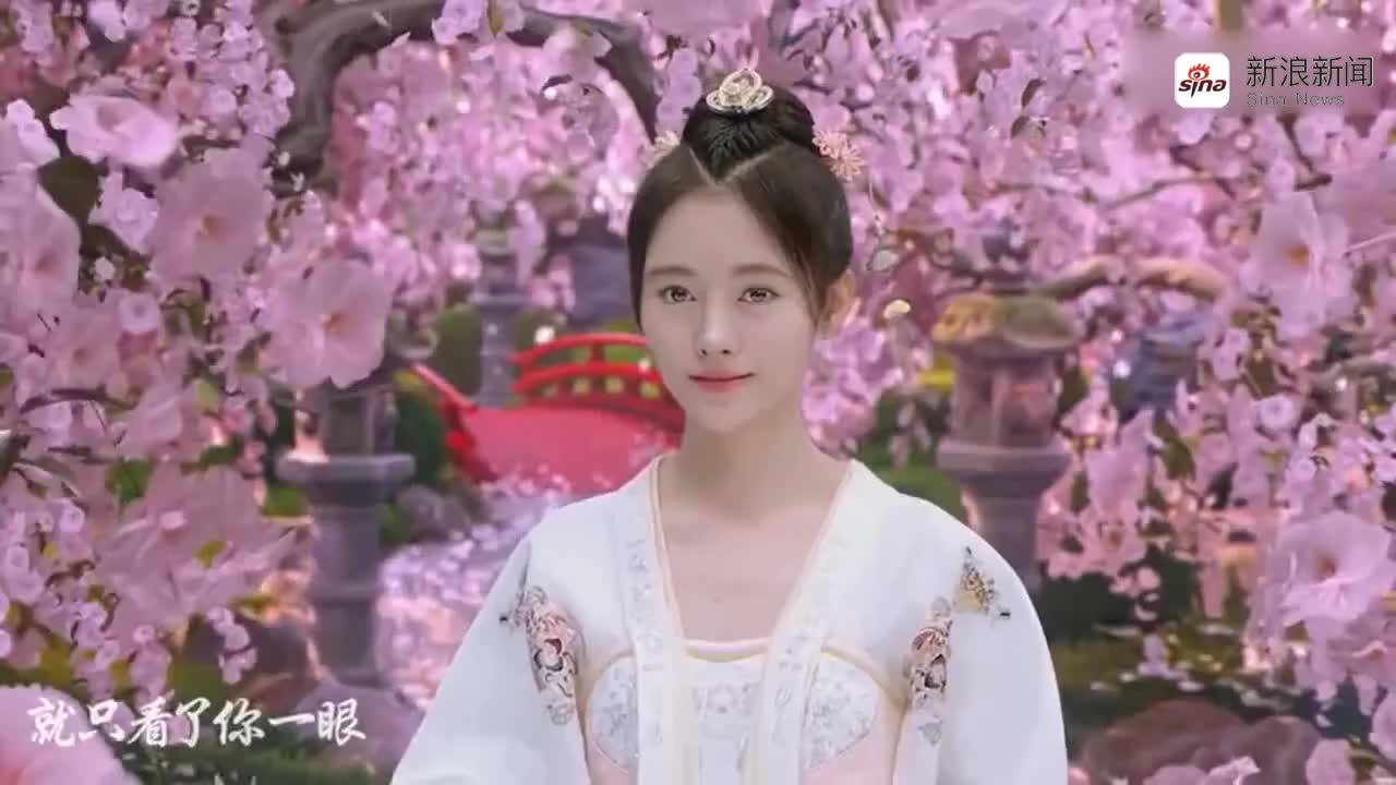 新白娘子传奇:李捕头处理宝瓶,随手扔进鸡窝里,这下蜈蚣精惨了