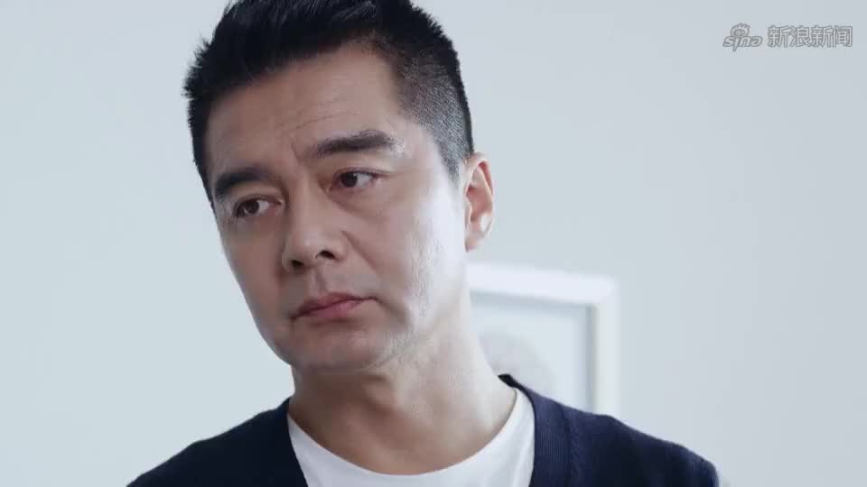 守婚如玉:丈夫与妻子庆祝结婚纪念日,这时丈夫却接到了她的电话