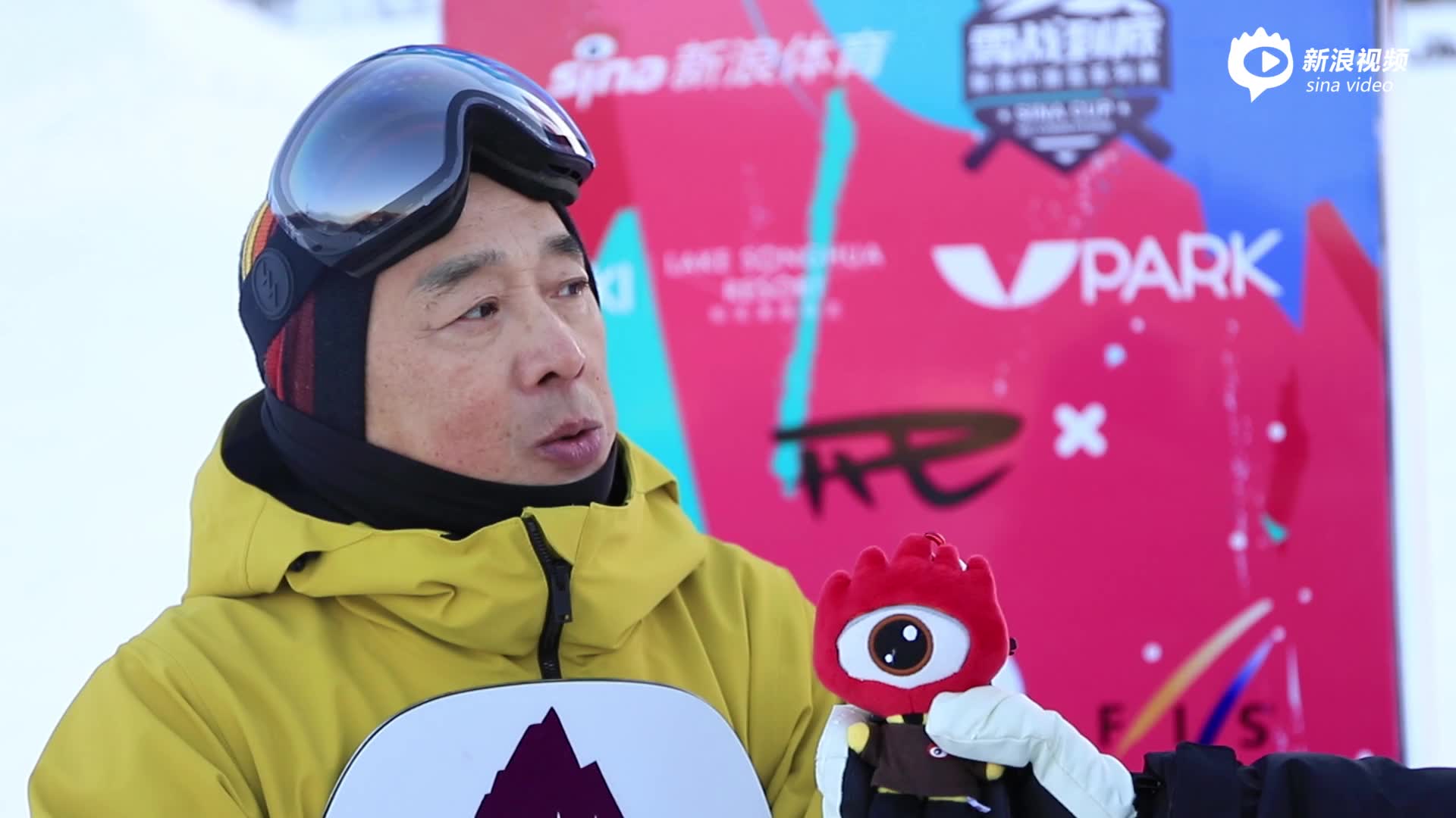 视频-为雪痴狂的张亦兵谈孙女动情落泪:为了她一定会安全