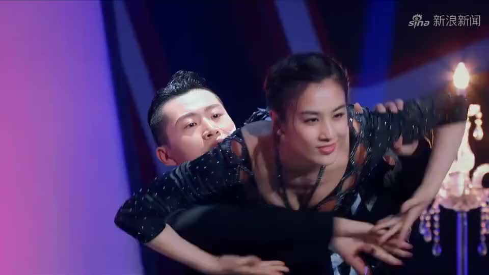 黄圣依和国家拉丁舞队队员的拉丁秀,精彩纷呈,火热全场