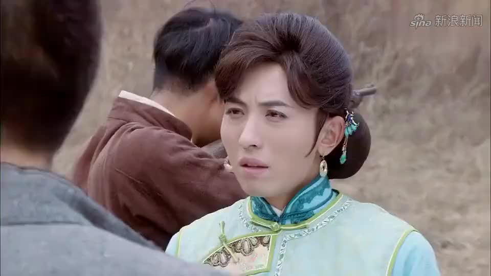 地雷英雄传:宁静被鬼子炸伤,八路为救她闯鬼子医院,是爱情啊!