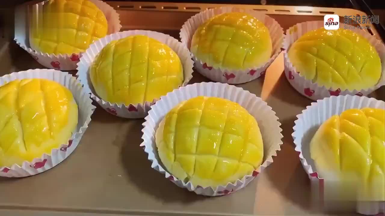 每次去茶餐厅必点的就是这个港式奶油猪今天在家完美复刻真的太好吃了