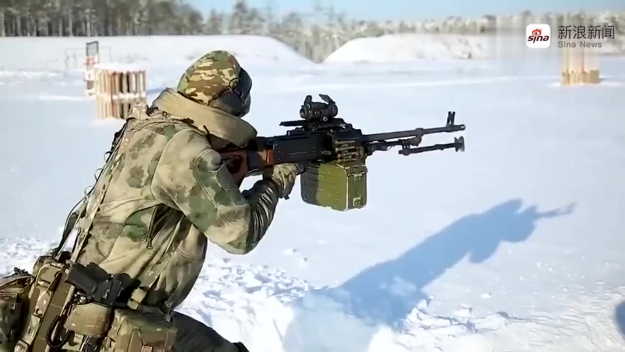 前南斯拉夫m53机枪外观类似mg42采用弹链供弹射速也很快