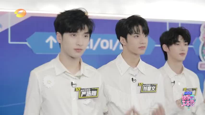 tf家族三代舞蹈表演《夜话》