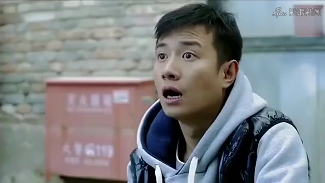 小爸爸:文章突然接到电话,女主要来接机,到了机场半天不见人!