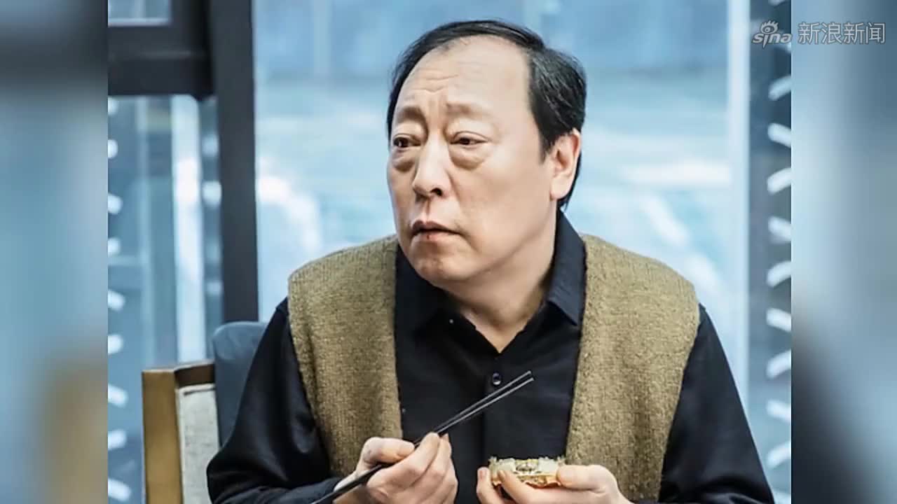 苏大强你当初和曹操打天下时候可不是拿的加特林呀!