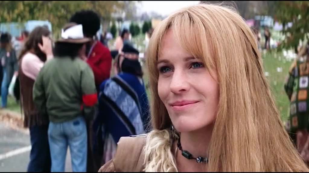 汤姆汉克斯凭借《阿甘正传》一片,荣获奥斯卡小金人