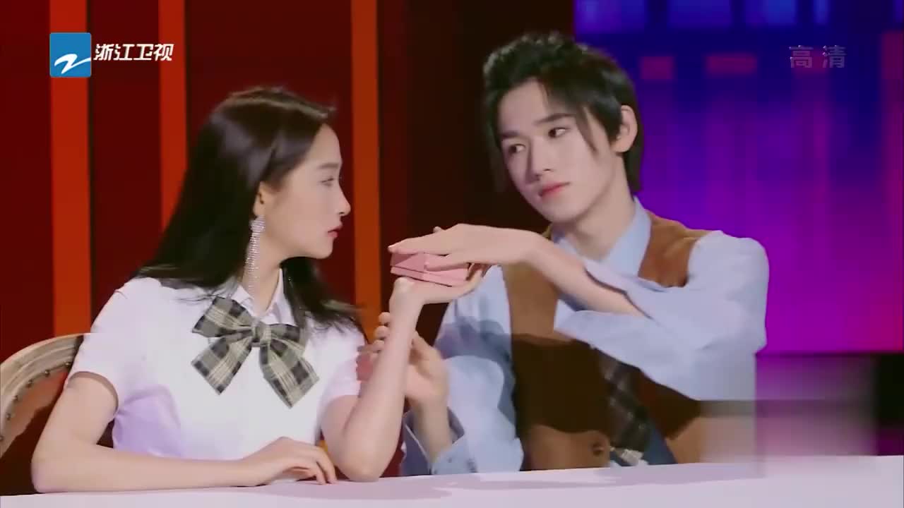 宋亚轩 关晓彤双人舞《敏感》!画面太养眼了吧!