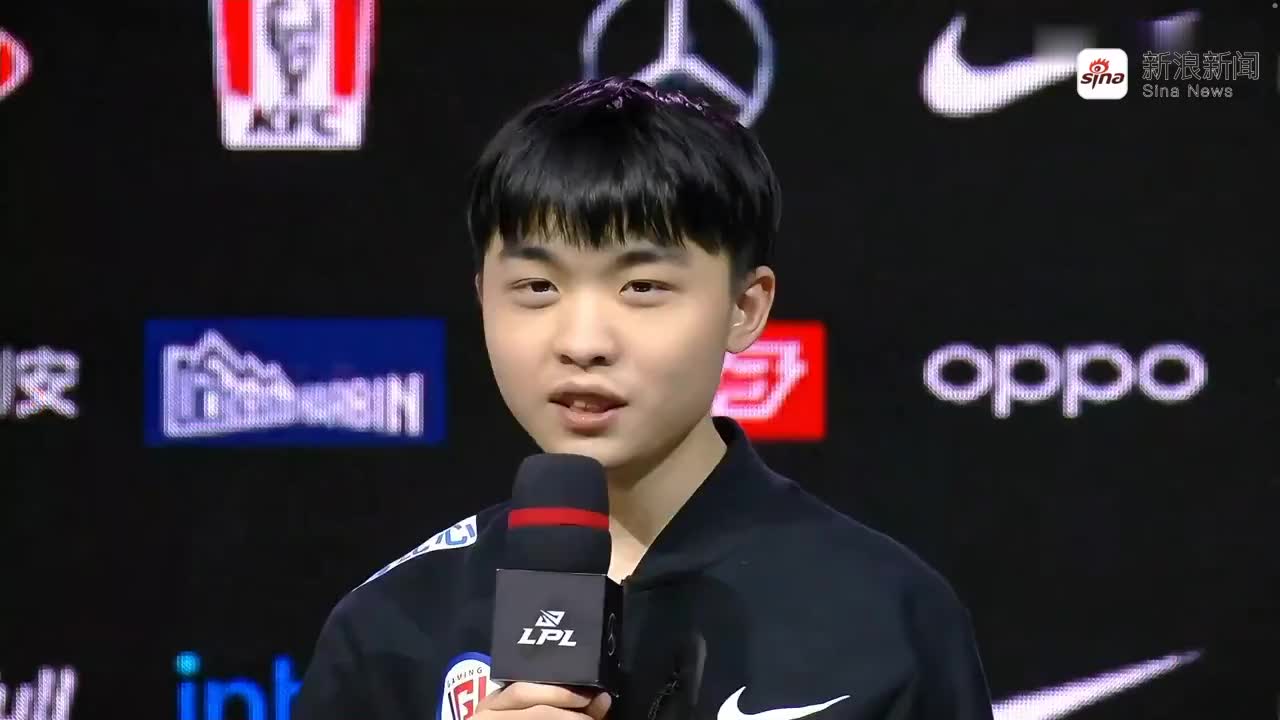 经鉴定,利索夫斯基拥有和奥沙利文同款的胡子.