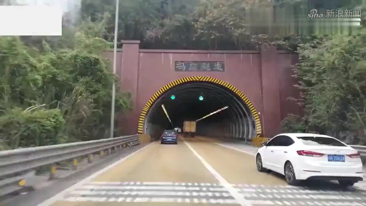 s40广洪高速遂宁金桥枢纽处,突然限速100变40