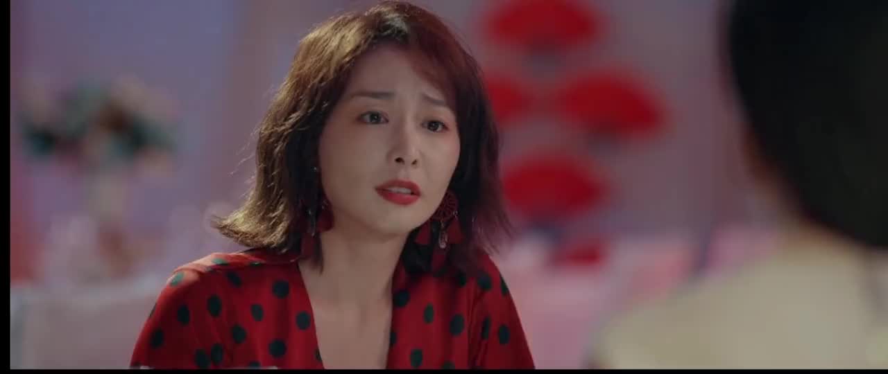 唐璇故意刺激小可 斌斌看着两个女人演戏