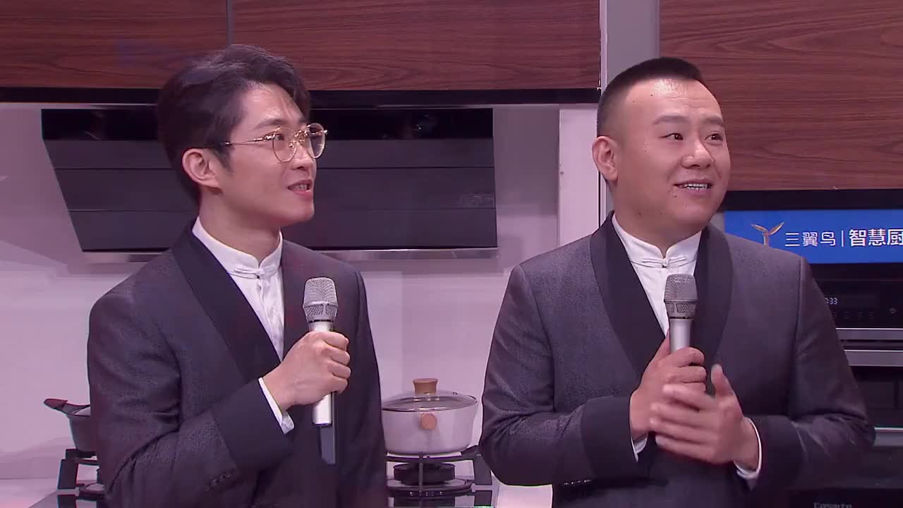 刘金霏陈曦相声《跟风》,全场笑翻