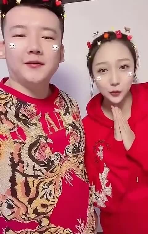 木森携夫人青青向粉丝拜年,多喜乐,长安宁,岁无忧