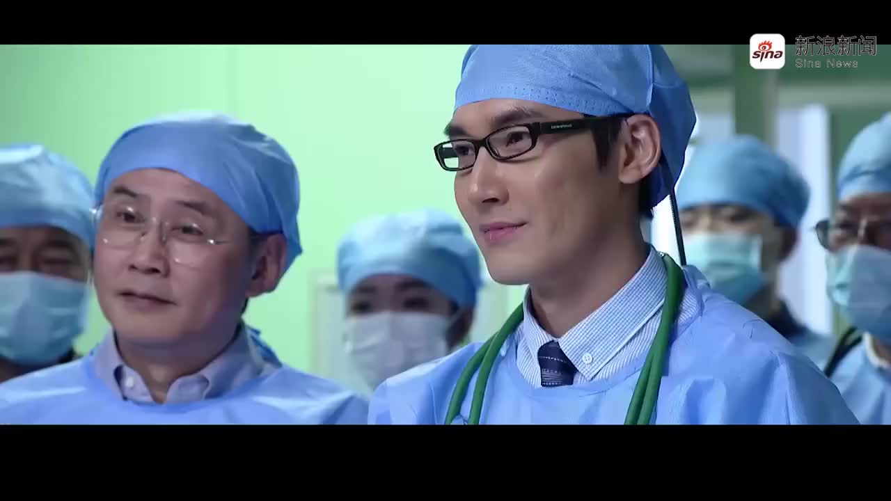 青年医生:阿姨胸口疼的厉害,沈青川看完心电图,赶紧叫人救治