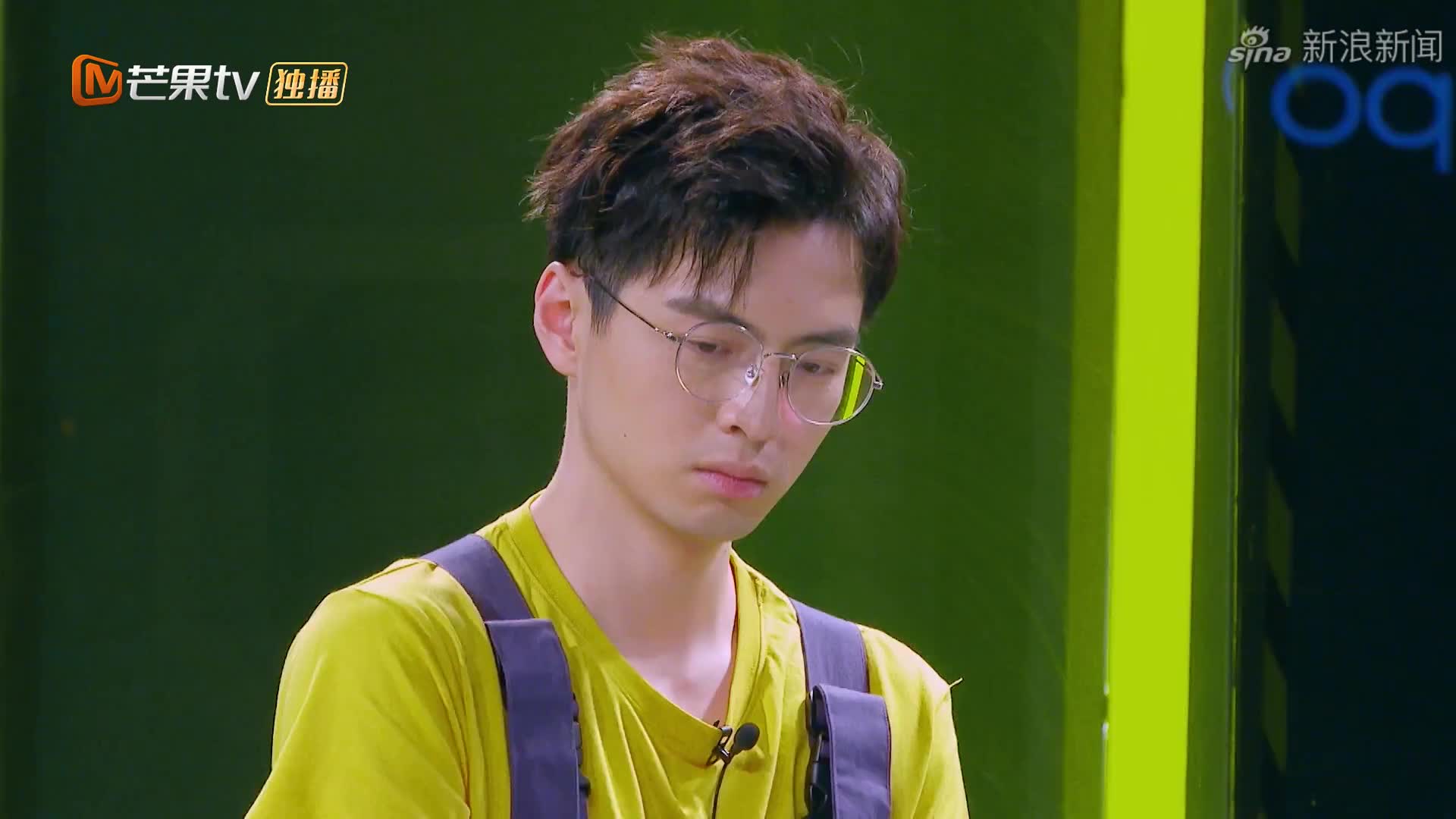 明星大侦探:黄明昊介绍自己身份,魏晨的一句话逗笑全场