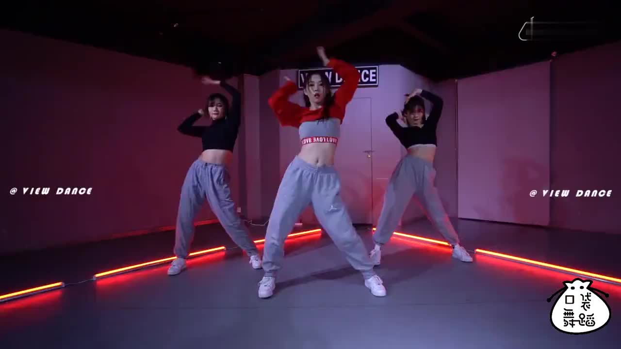 美女超燃的《bangbangbang》舞蹈