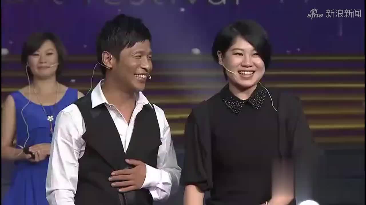 潘长江闫淑萍二人转《小拜年》,二人是老搭档,唱得默契听得舒心