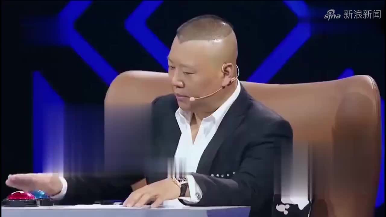 搞笑小品《卖刀》,小伙上门推销菜刀被误会,大姐跪地求饶