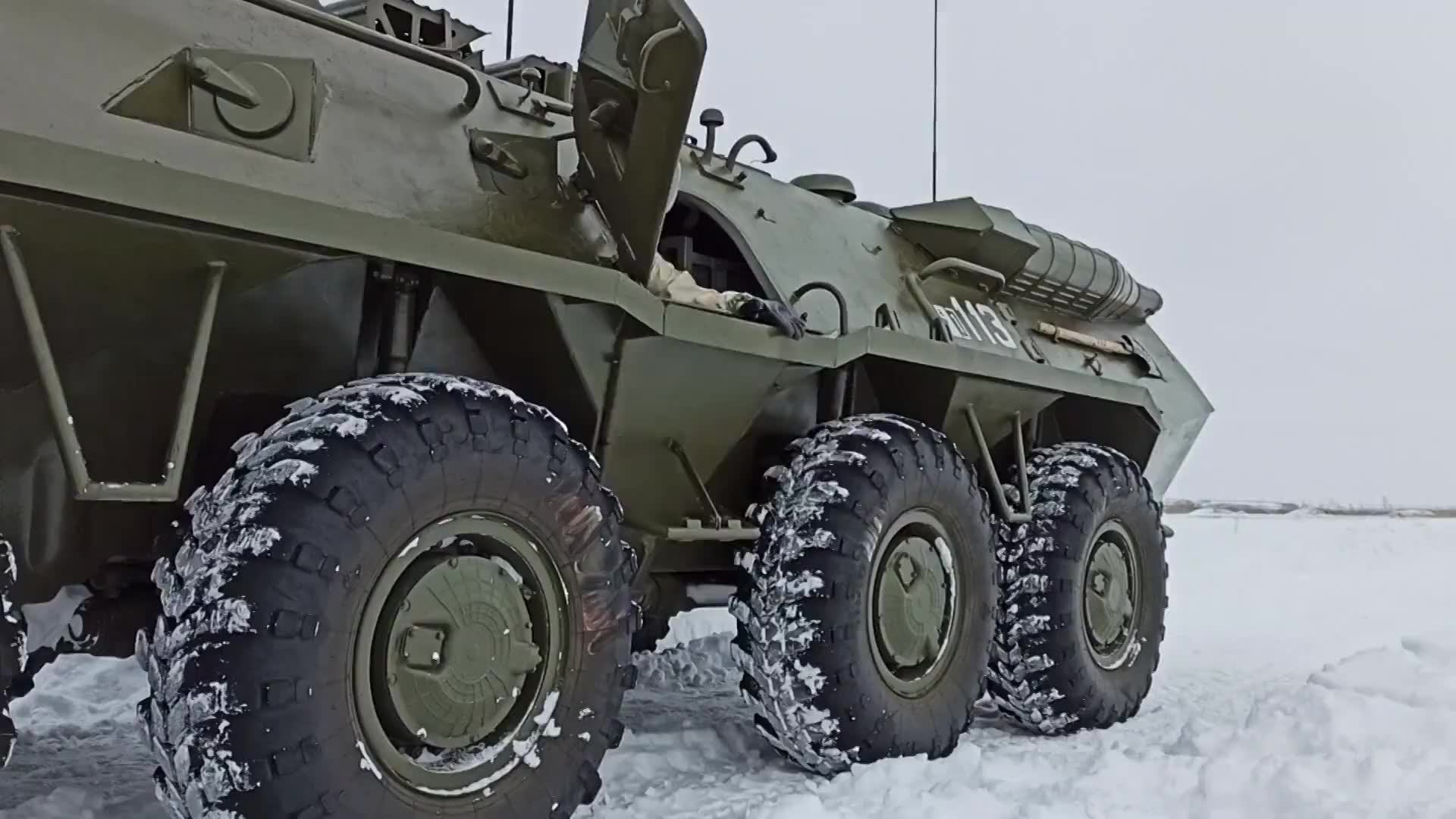 反坦克火箭筒发射瞬间离得太近会有什么结果