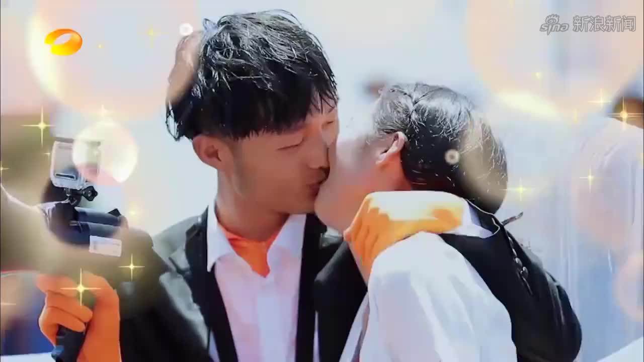 摇啊笑啊桥:张梦圆神还原容嬷嬷扎针名场面,承包我一整年笑点!