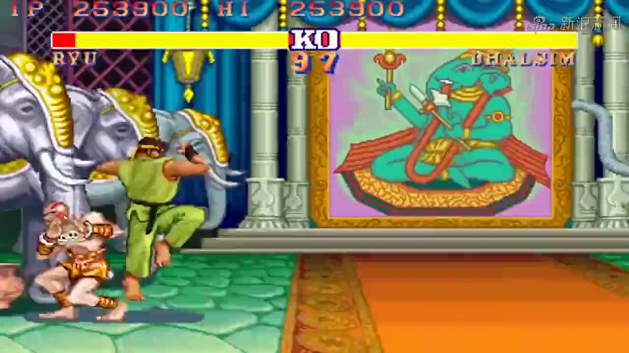 街霸2:春丽挑战拜森,功夫女生这次真的是毫无还手之力