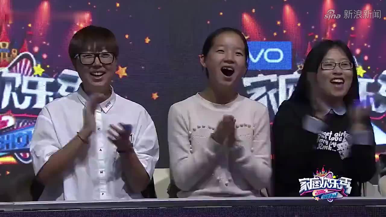 二人转小帽《小拜年》表演者:郭金杰,李欢欢